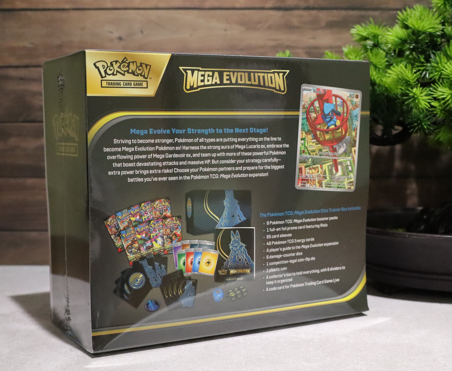 Pokémon TCG: Mega Evolution: Elite Trainer Box: Lucario