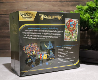 Pokémon TCG: Mega Evolution: Elite Trainer Box: Lucario