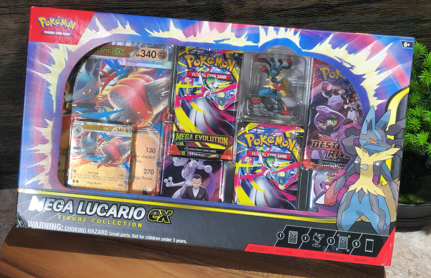 Pokémon TCG: Mega Lucario ex Figure Collection